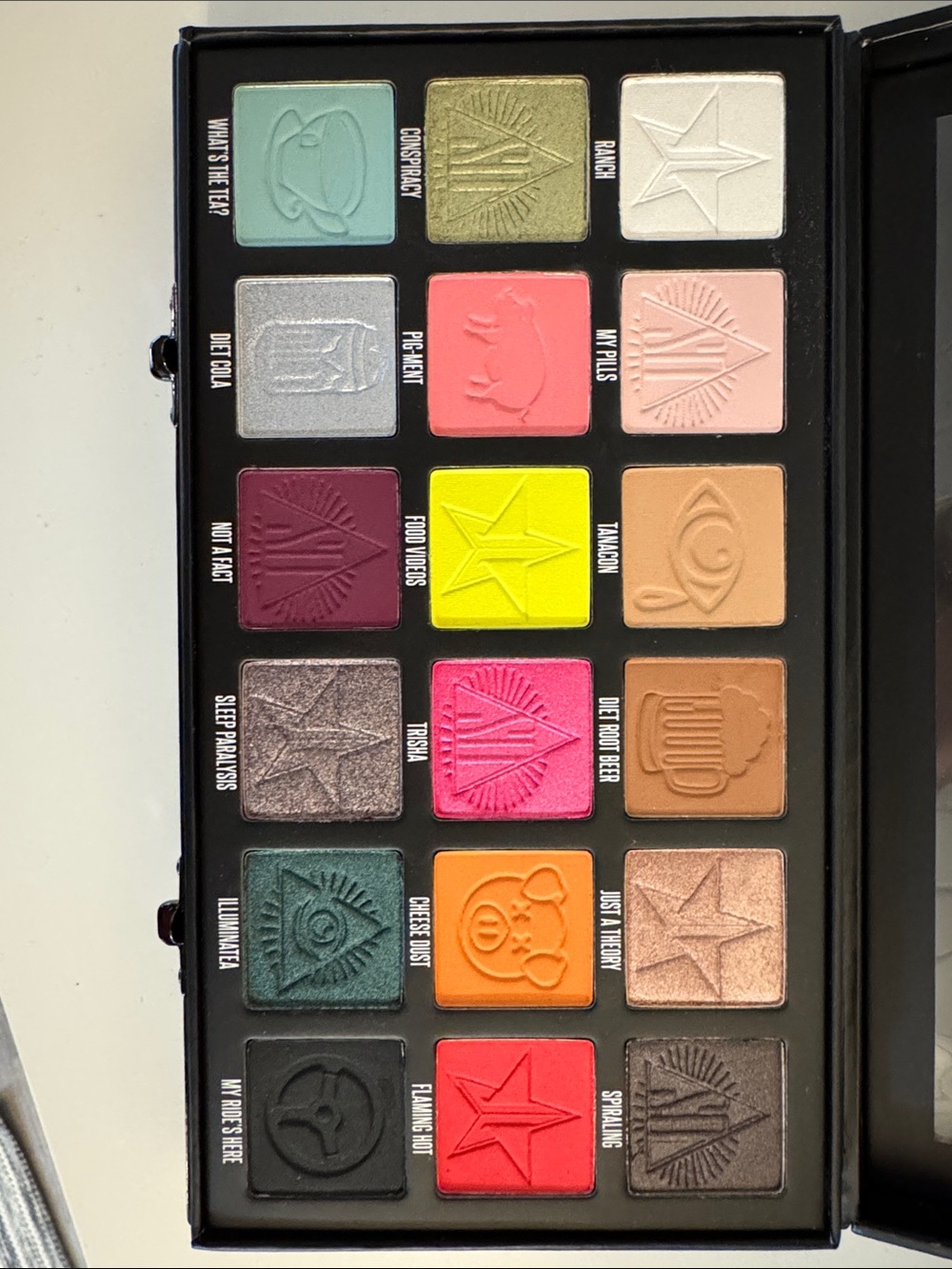 Jeffree Star Conspiracy Eyeshadow Palette - original, never swatched - Picture 4 of 5